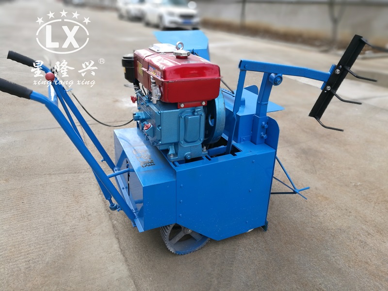 自走式柴油拌料機